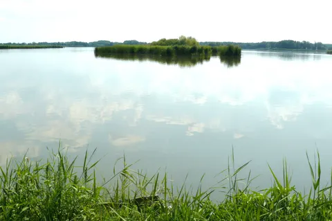 Grobla między Słonecznym Górnym a Wilczym Małym (Stawno) — zdjęcie 2