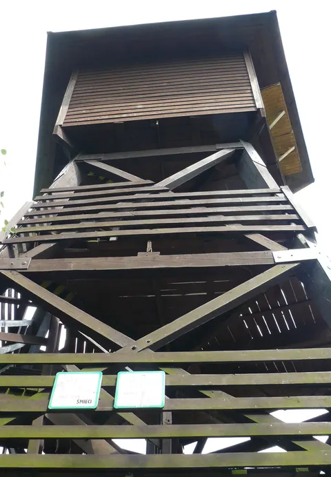 Turm der Vögel des Himmels und Teich Grabownica — Foto 5