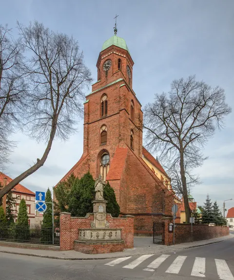 Dreifaltigkeitskirche in Żmigród — Foto 2